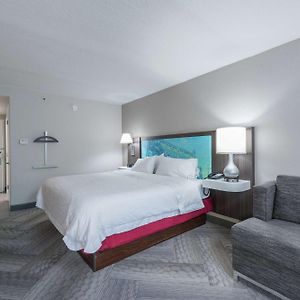 Zimmer mit Kingsize-Bett